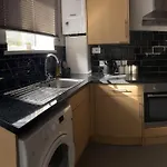 Two Bed Comfy And London Private Stay