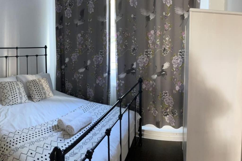 Two Bed Comfy And Private Londra