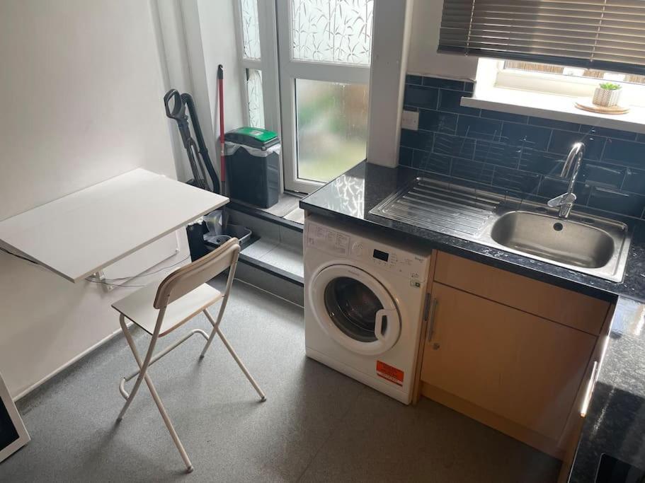 Two Bed Comfy And Private Appartamento